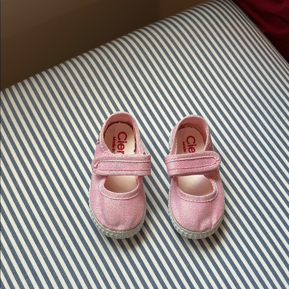 Cienta Pink Kids Shoes
